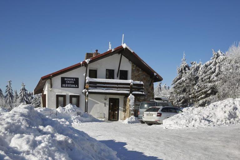 Horska Chata Jestedka Svetla pod Jestedem Exterior photo
